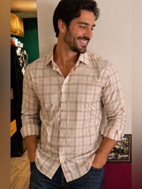 Banana Republic Men's Beige and Light Brown Plaid Dress Shirt